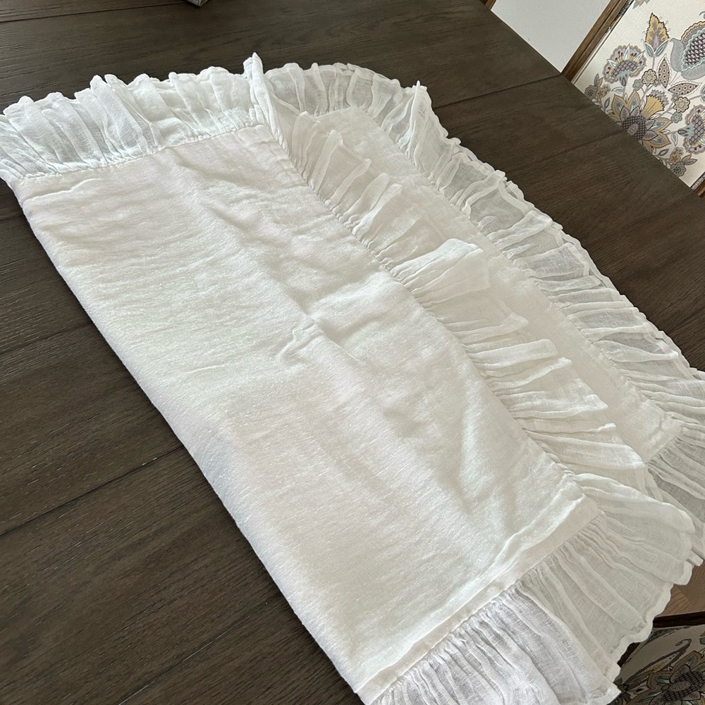 Set of pine cone hill fine linen white
